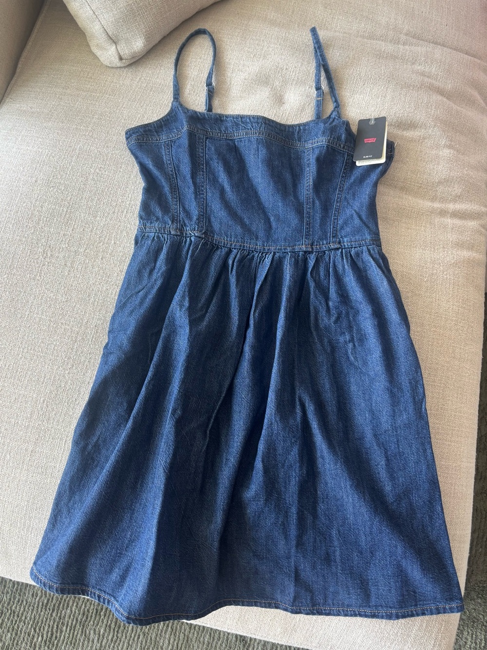 Levi's Jadine Denim Mini Dress NWT - Picture 3 of 3